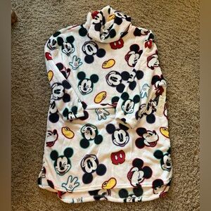 NWT. Disney Women’s Packable Sleep Lounger. Super cozy and soft. One Size.